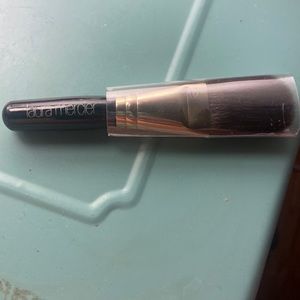 Laura mercier cheek colour brush.